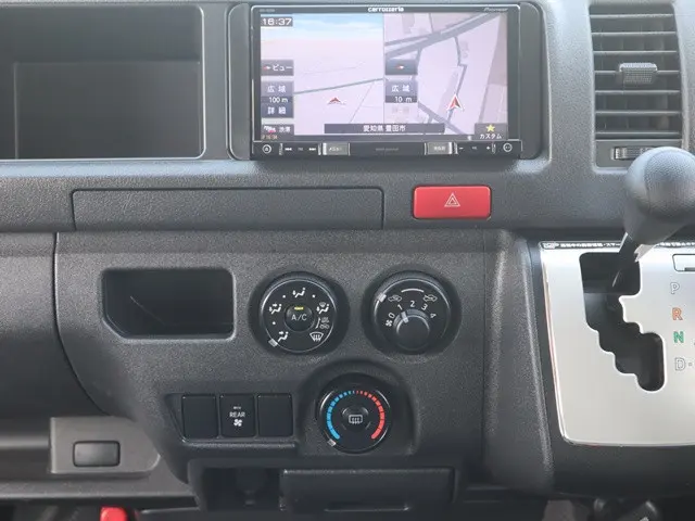 トヨタ ハイエース CBA-TRH219W(4WD)の写真36