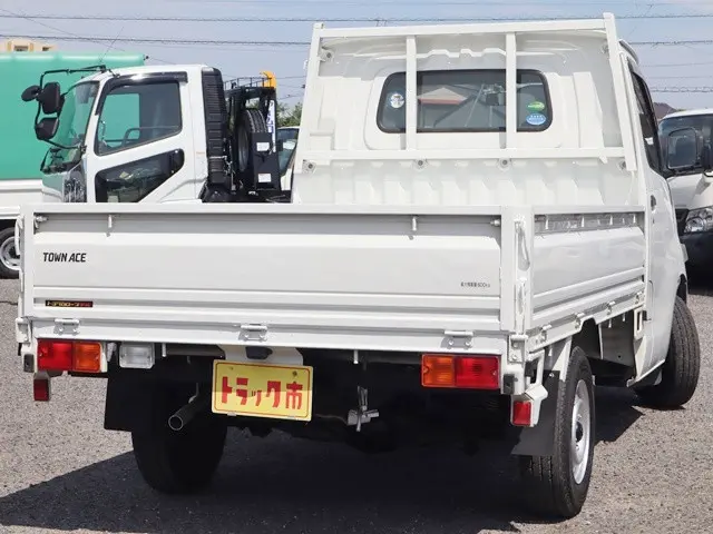 トヨタ タウンエーストラック DBF-S402U(2WD)の写真5