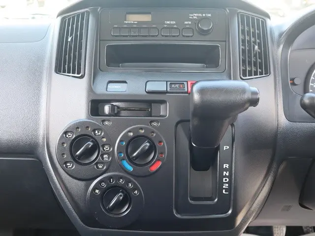 トヨタ タウンエーストラック DBF-S402U(2WD)の写真35