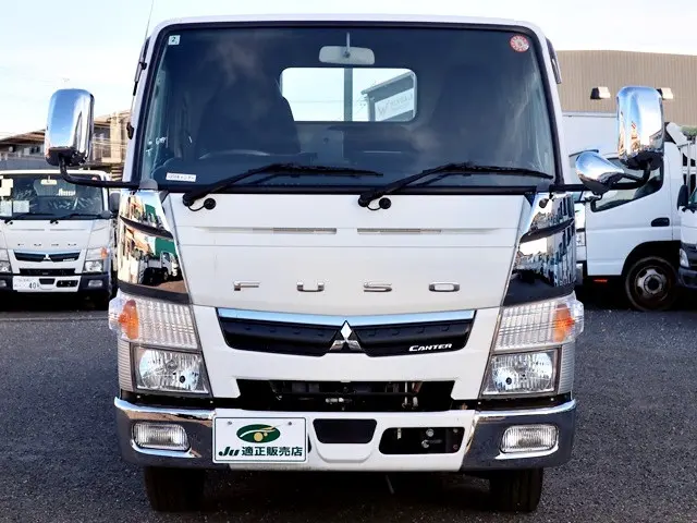 三菱 キャンター 2PG-FEAV0(2WD)の写真3
