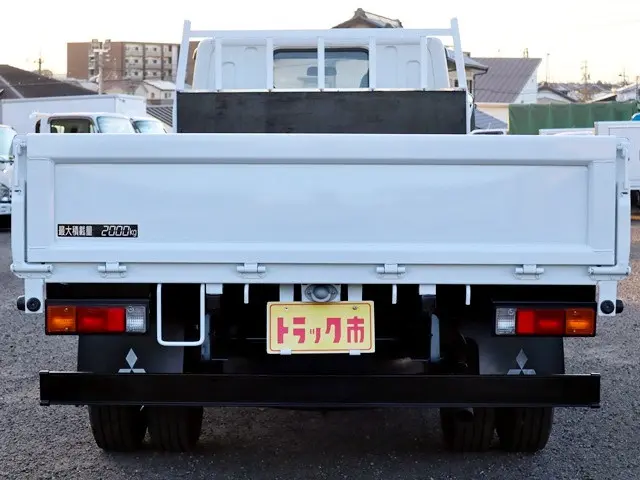 三菱 キャンター 2PG-FEAV0(2WD)の写真6