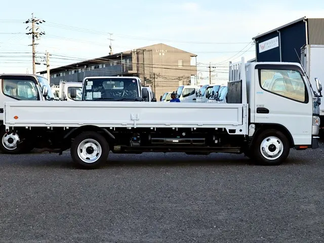 三菱 キャンター 2PG-FEAV0(2WD)の写真8