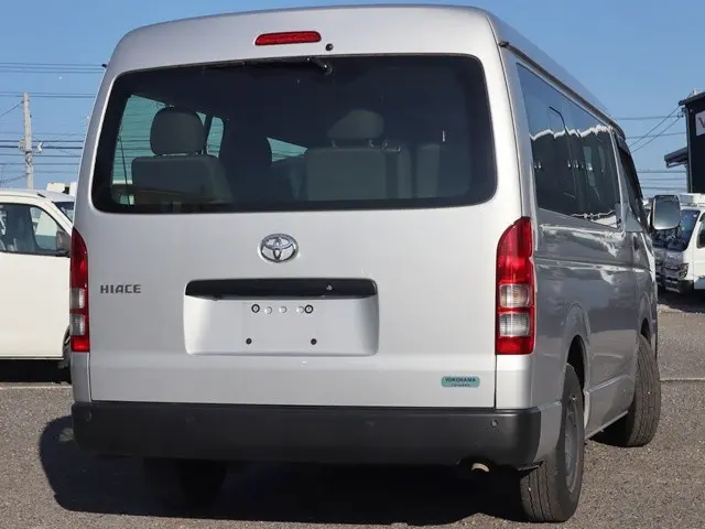 トヨタ ハイエース 3BA-TRH214W(2WD)の写真2