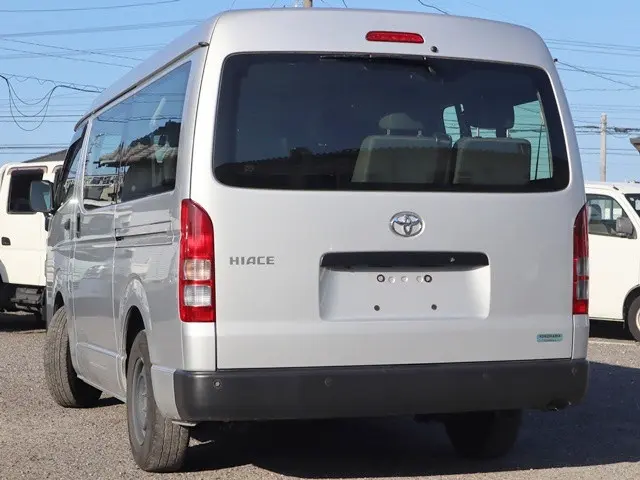 トヨタ ハイエース 3BA-TRH214W(2WD)の写真3