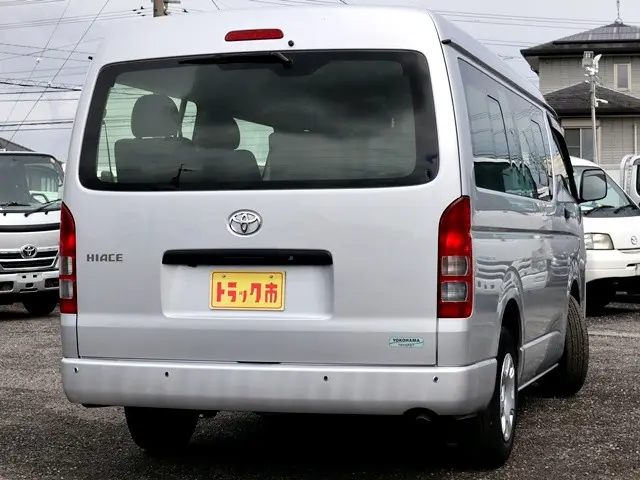 トヨタ ハイエース 3BA-TRH214W(2WD)の写真5