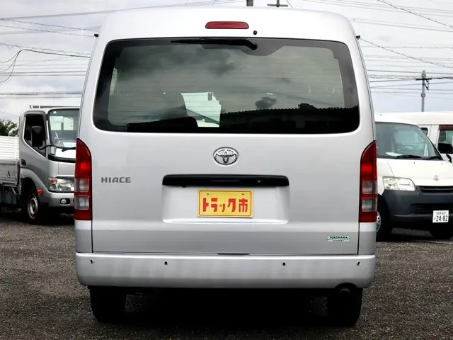 トヨタ ハイエース 3BA-TRH214W(2WD)の写真6