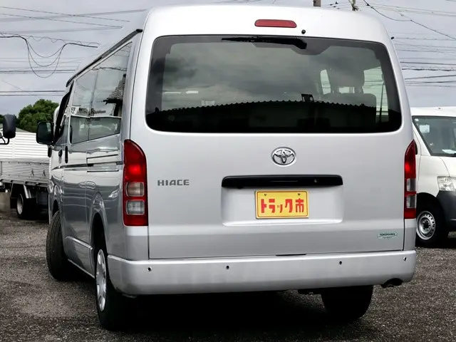 トヨタ ハイエース 3BA-TRH214W(2WD)の写真7