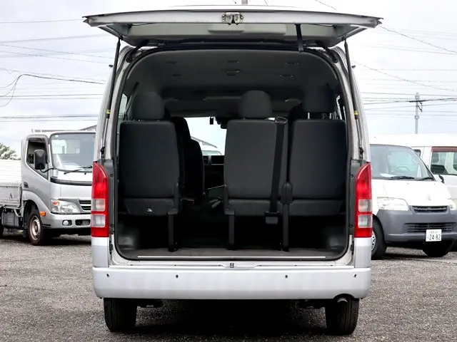 トヨタ ハイエース 3BA-TRH214W(2WD)の写真11