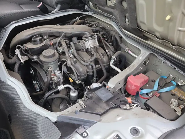 トヨタ ハイエース 3BA-TRH214W(2WD)の写真18