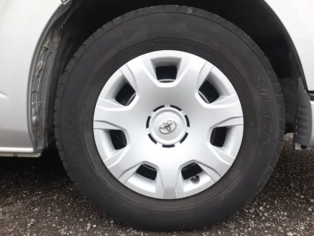 トヨタ ハイエース 3BA-TRH214W(2WD)の写真22