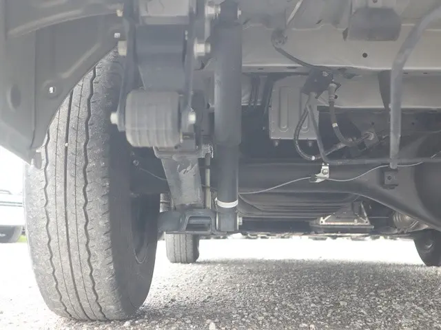 トヨタ ハイエース 3BA-TRH214W(2WD)の写真27