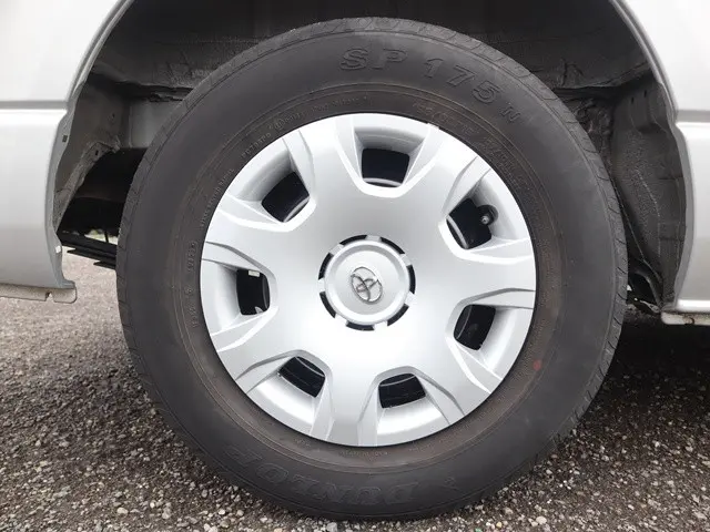 トヨタ ハイエース 3BA-TRH214W(2WD)の写真29