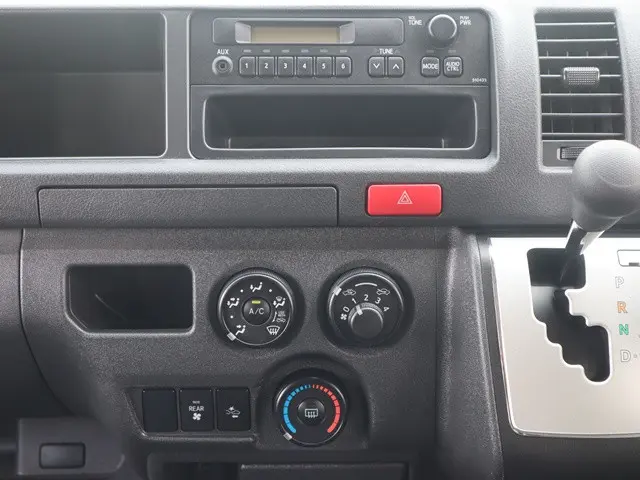 トヨタ ハイエース 3BA-TRH214W(2WD)の写真36