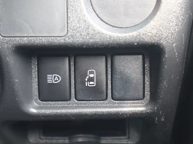 トヨタ ハイエース 3BA-TRH214W(2WD)の写真37