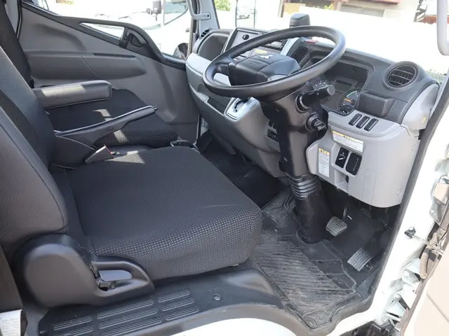 三菱 キャンター 2RG-FBA20(2WD)の写真29