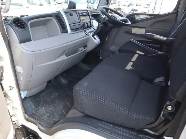 三菱 キャンター 2RG-FBA20(2WD)の写真31