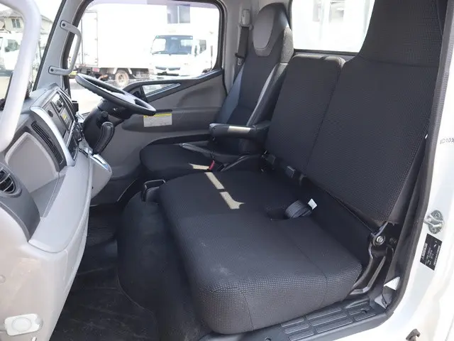 三菱 キャンター 2RG-FBA20(2WD)の写真32