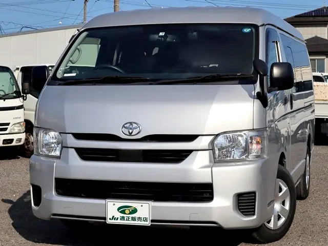 トヨタ ハイエース 3BA-TRH214W(2WD)の写真2