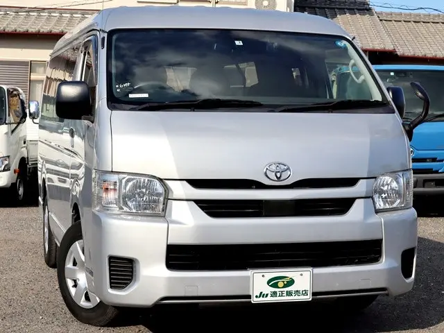 トヨタ ハイエース 3BA-TRH214W(2WD)の写真4