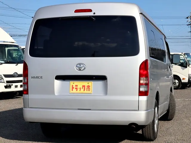 トヨタ ハイエース 3BA-TRH214W(2WD)の写真5