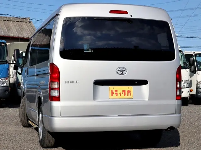 トヨタ ハイエース 3BA-TRH214W(2WD)の写真7