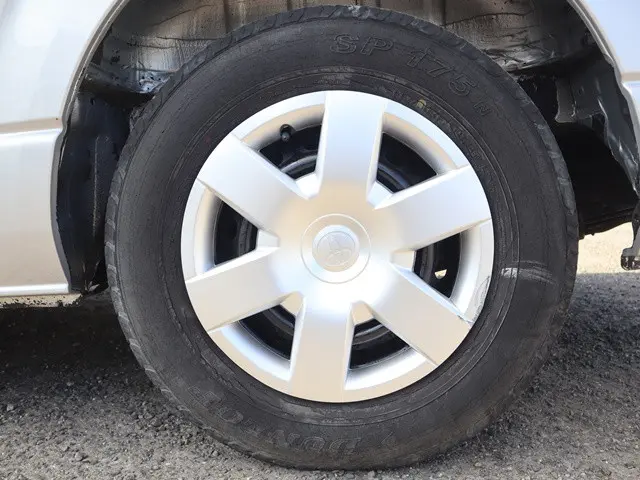 トヨタ ハイエース 3BA-TRH214W(2WD)の写真27
