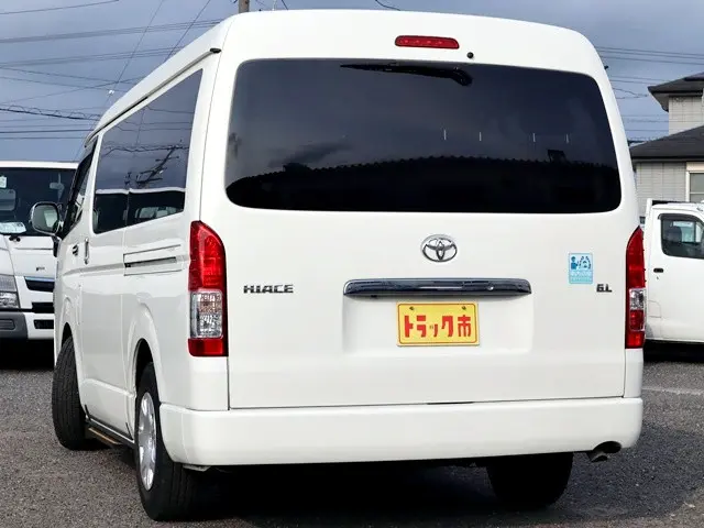 トヨタ ハイエース CBA-TRH214W(2WD)の写真7