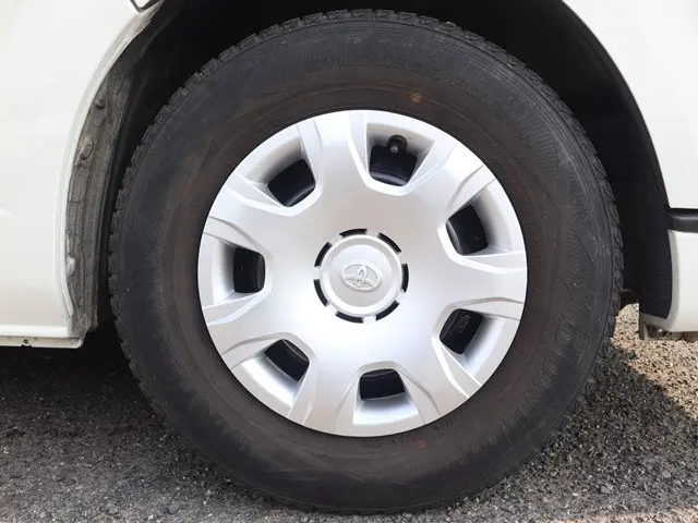 トヨタ ハイエース CBA-TRH214W(2WD)の写真27