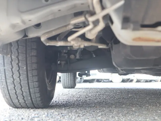 トヨタ ハイエース CBA-TRH214W(2WD)の写真28