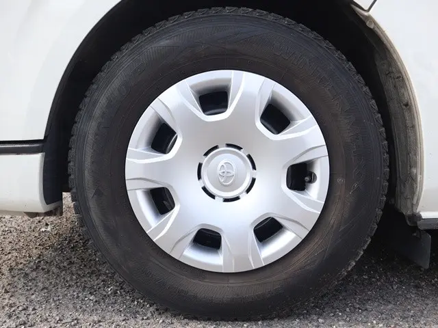 トヨタ ハイエース CBA-TRH214W(2WD)の写真30
