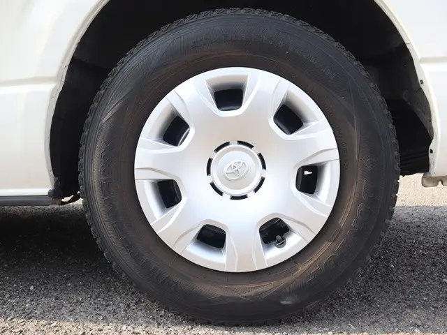 トヨタ ハイエース CBA-TRH214W(2WD)の写真31
