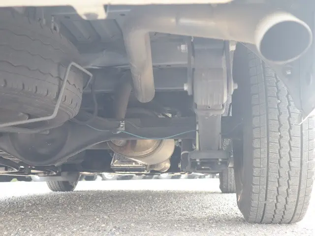 トヨタ ハイエース CBA-TRH214W(2WD)の写真33