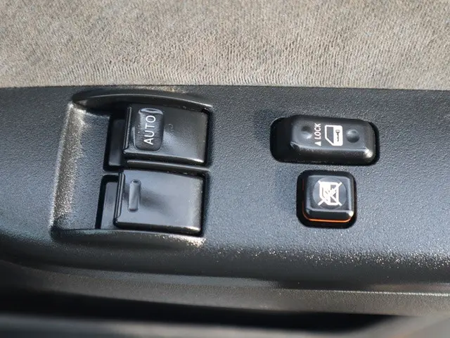 トヨタ ハイエース CBA-TRH214W(2WD)の写真44