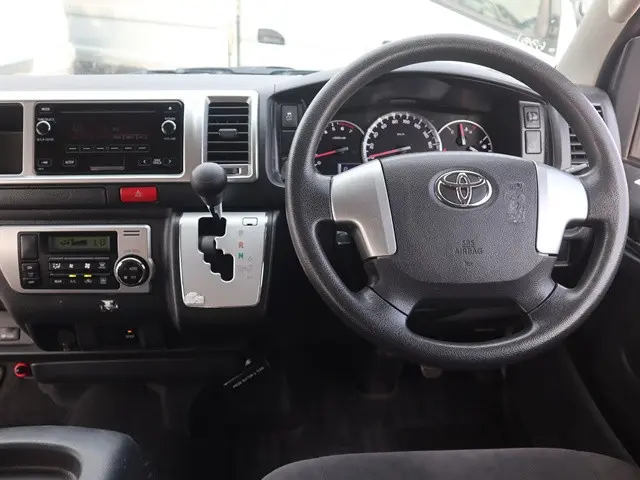 トヨタ ハイエース CBA-TRH214W(2WD)の写真45