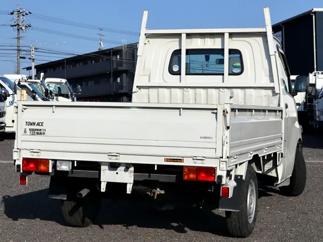 トヨタ タウンエーストラック DBF-S402U(2WD)の写真3
