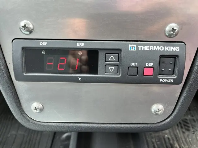 スズキ キャリイ EBD-DA16T(2WD)の写真5