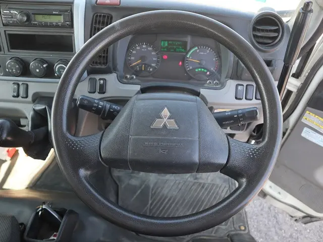 三菱 キャンター 2RG-FBA60(2WD)の写真4