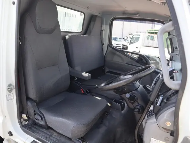 三菱 キャンター 2RG-FBA60(2WD)の写真32
