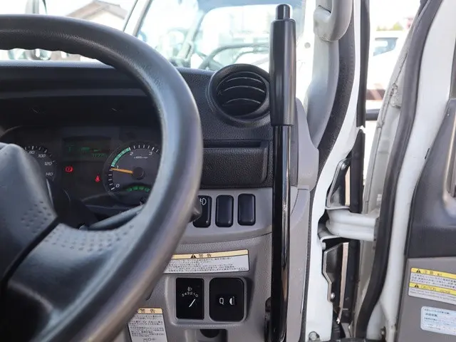 三菱 キャンター 2RG-FBA60(2WD)の写真38