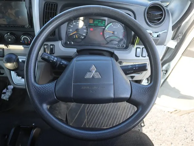 三菱 キャンター 2RG-FBA20(2WD)の写真4