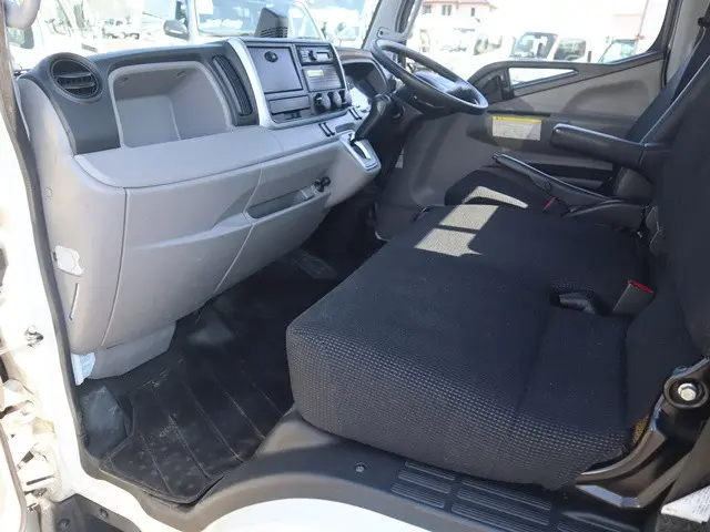 三菱 キャンター 2RG-FBA20(2WD)の写真31