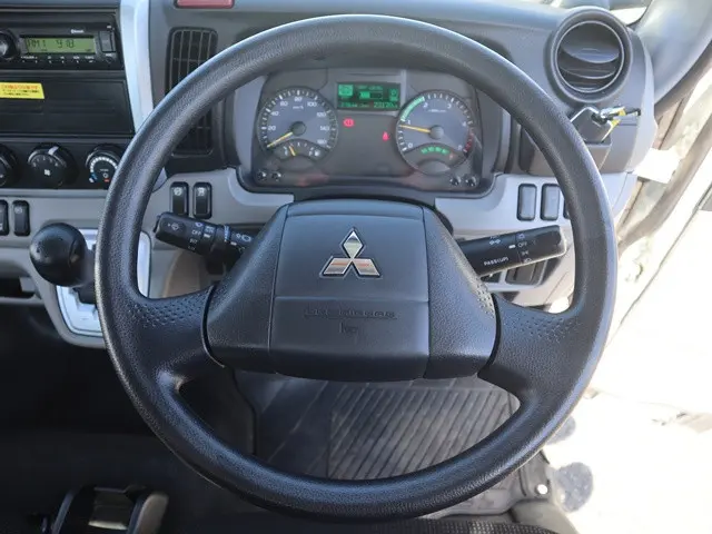 三菱 キャンター 2RG-FBA20(2WD)の写真33