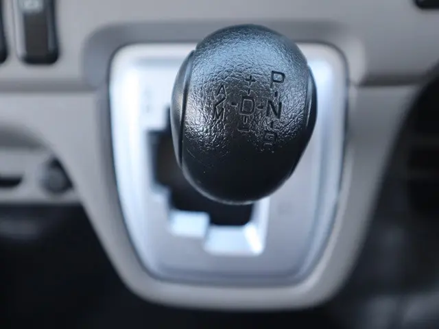 三菱 キャンター 2RG-FBA20(2WD)の写真34