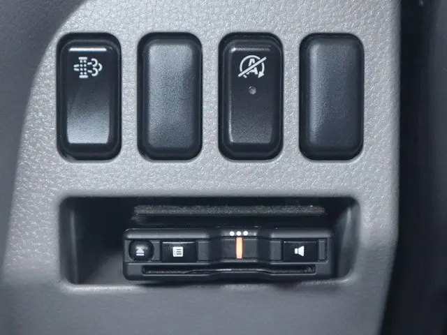 三菱 キャンター 2RG-FBA20(2WD)の写真36