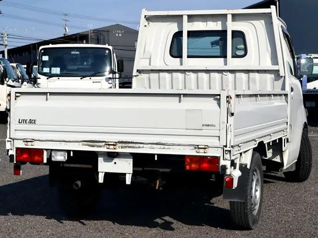トヨタ ライトエーストラック DBF-S402U(2WD)の写真3