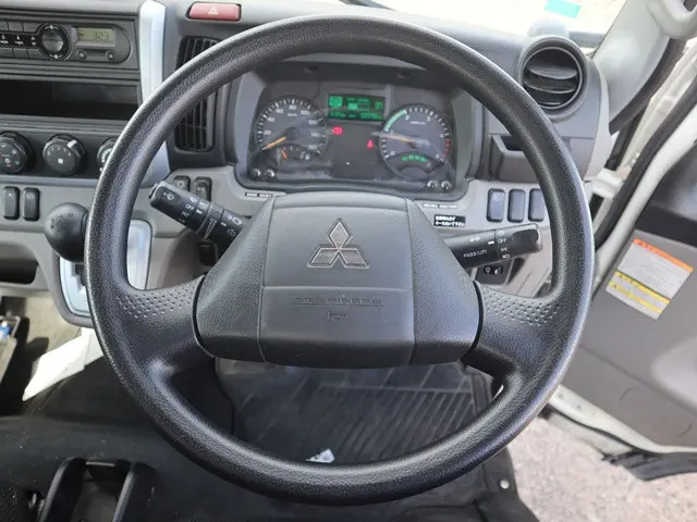 三菱 キャンター TPG-FBA20(2WD)の写真4