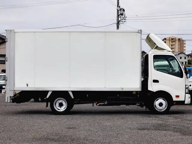 トヨタ トヨエース TKG-XZU710(2WD)の写真8