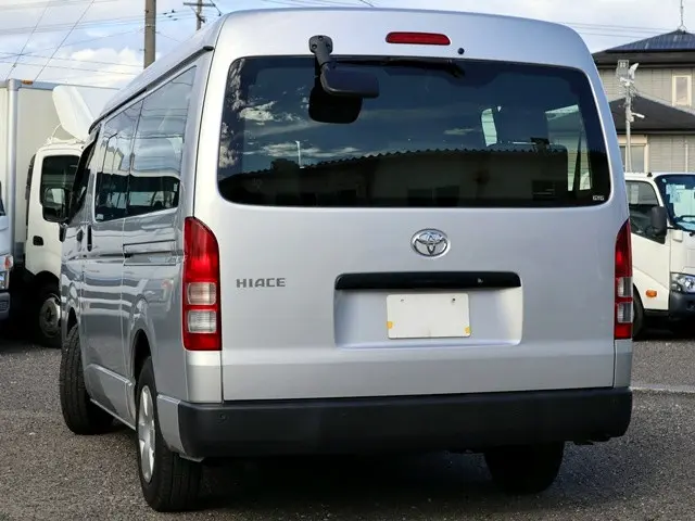 トヨタ ハイエース 3BA-TRH214W(2WD)の写真2