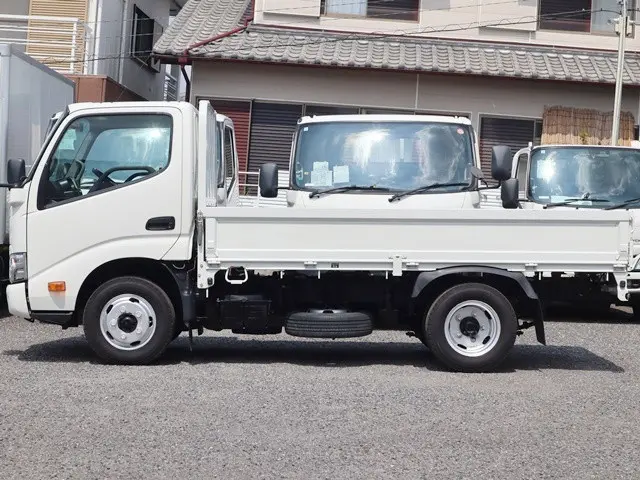 トヨタ ダイナ 2RG-XZU605(2WD)の写真9