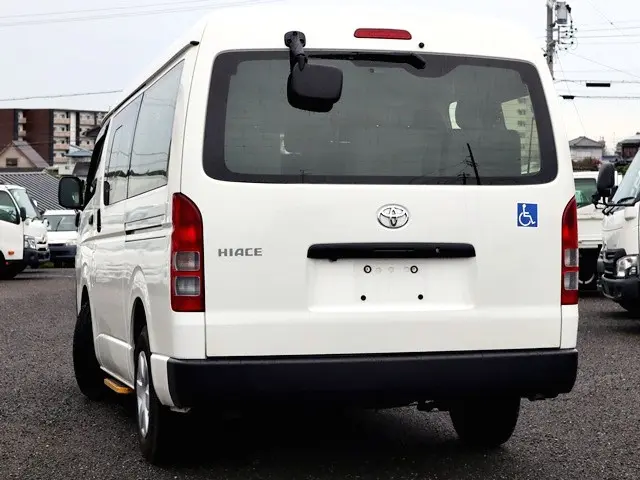 トヨタ ハイエース 3BA-TRH214W(2WD)の写真2